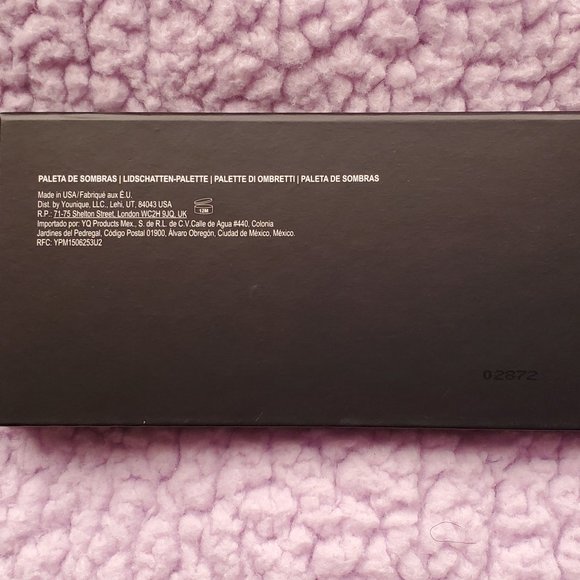 Trending Fall Vibes - Younique Moodstruck Addiction Eye Palette 8 - Picture 4 of 4